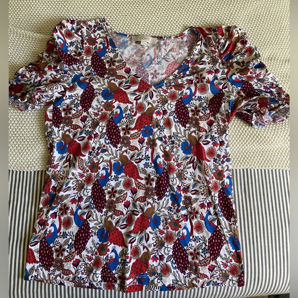 Women’s Peacock Loft T Shirt- size small